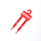 Κόκκινες χρωματισμένες συνήθειας κρεμάστρες ζωνών λογότυπων πλαστικές για τη ζώνη δύο εξοπλισμού αλόγων Prongs